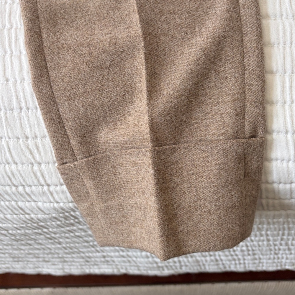 Peserico Taupe Tailored Trousers, size 40/ 2-4US - Picture 6 of 7